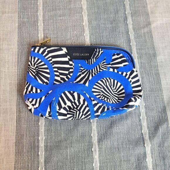 🎄5/$25🎄ESTĒE LAUDER Makeup Pouch - Picture 1 of 8